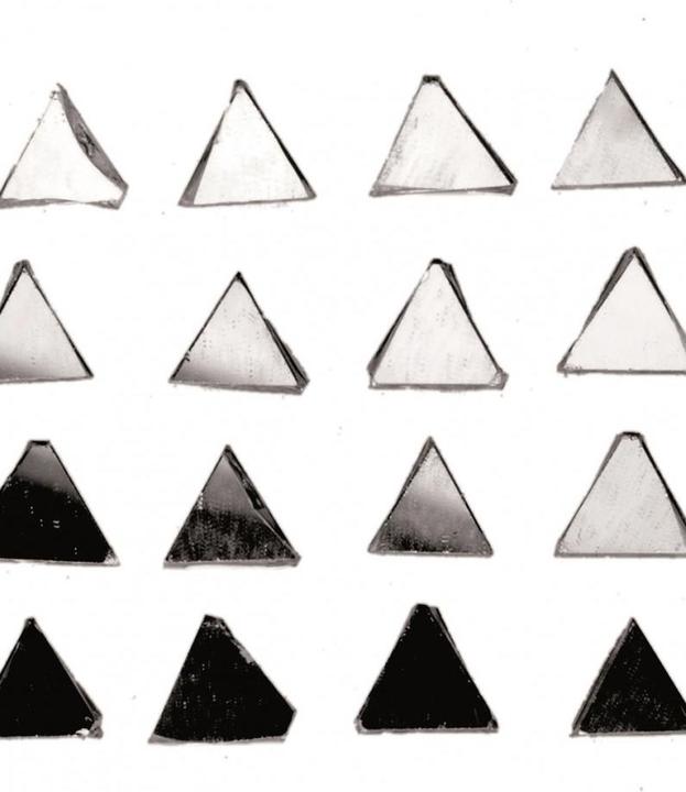 Actual product image Glorex Mirror Mosaic Triangle 100g