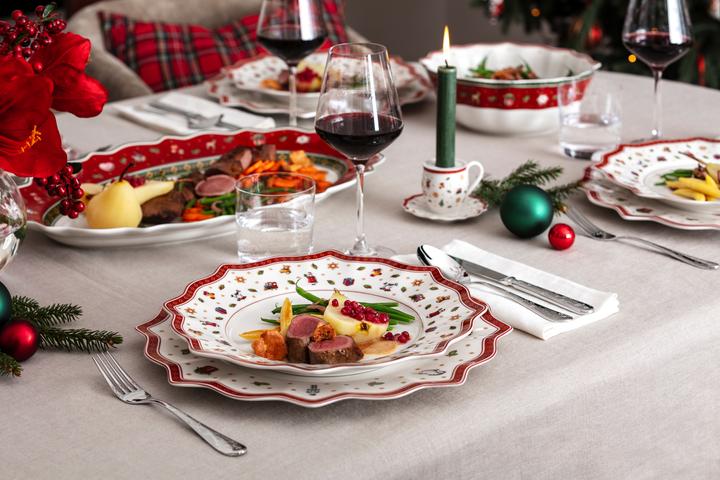 Actual product image Villeroy & Boch Oval plate Toy's Delight