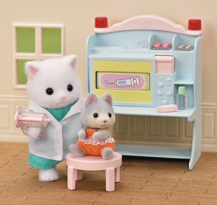 Actual product image Sylvanian Families Country Doctor Play Set with Figure