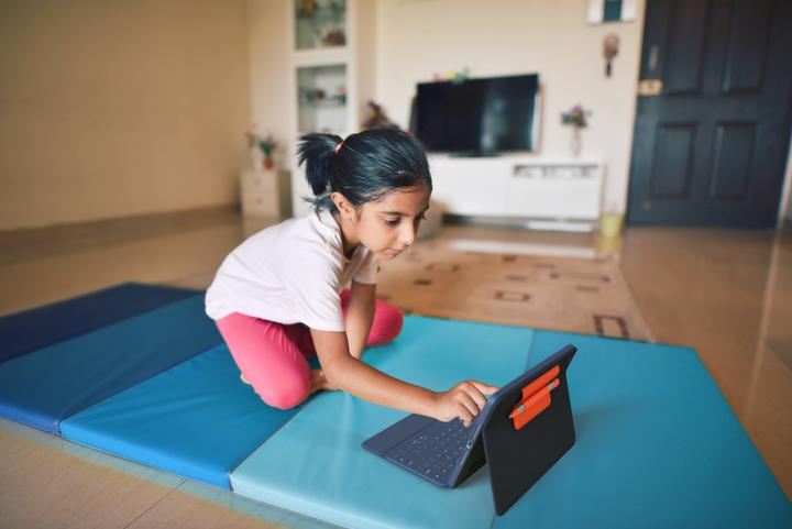 Produktbild Logitech Rugged Combo 3 (CH, IPad 10.2 (2019/2020/2021))