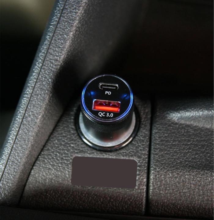 Actual product image IWH Quick Dual USB-C Car Charger Plug 3A Load current max.=3 A