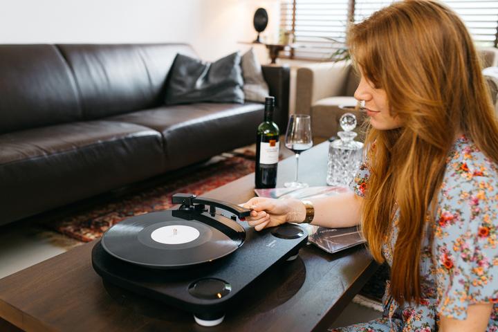 Actual product image Lenco GRAMOFON LS-40BK black (Semi-automatic)