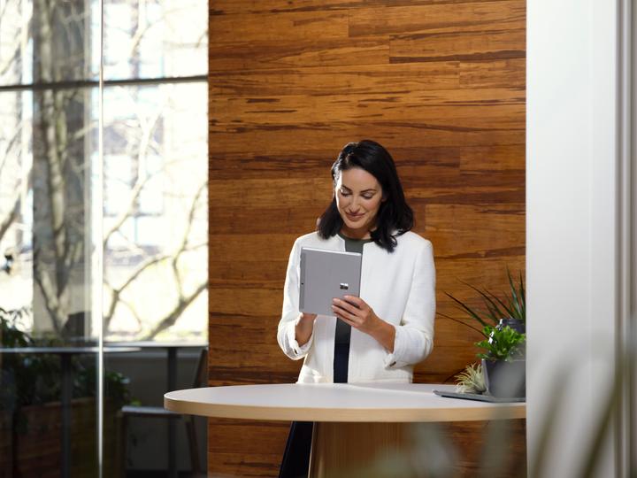 Produktbild Microsoft Surface Go 3 (10.50", Intel Pentium Gold 6500Y, 4 GB)