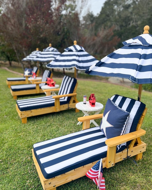 Produktbild KidKraft Liegestuhl mit Sonnenschirm