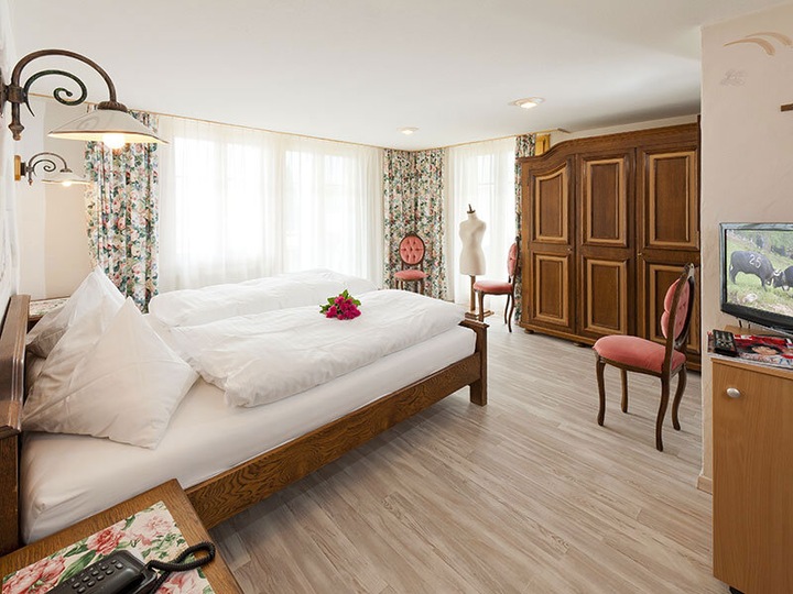 Actual product image Smartbox Séjour romantique d'une nuit avec souper en Suisse (2 pers.)