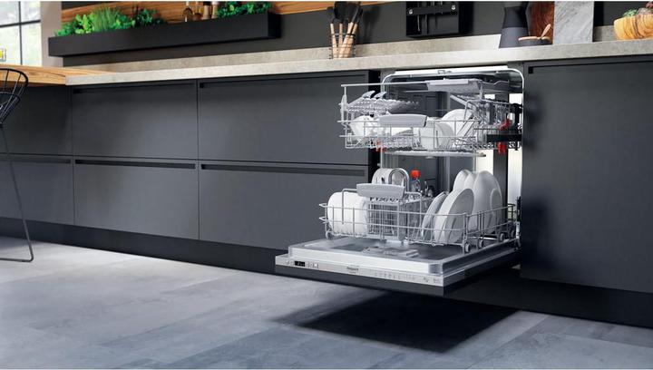 Actual product image Hotpoint HIC 3C41 CW Dishwasher Total Concealed 14 place settings C
