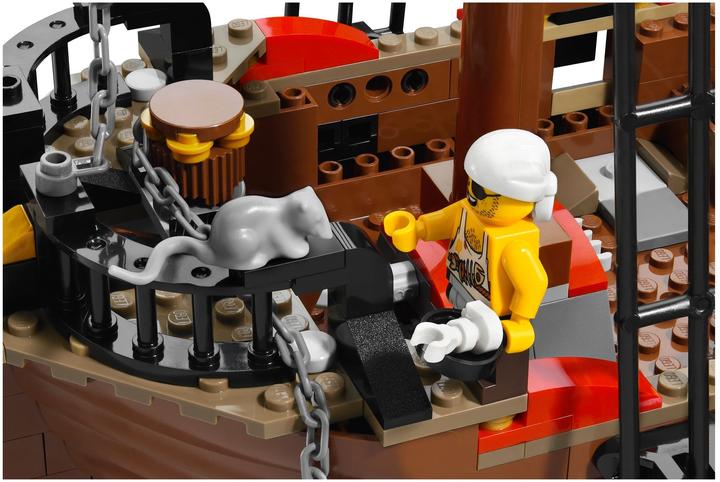 Actual product image LEGO Pirates The Brick Bounty (70413)