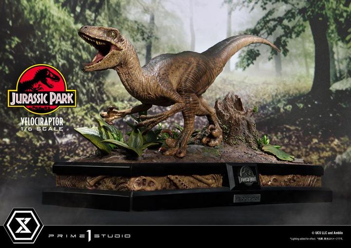 Actual product image Prime 1 Studio Jurassic Park Legacy Museum Collection Velociraptor Attack