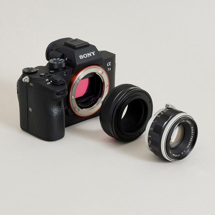 Produktbild Urth Lens Mount Adapter: Compatible with M42 Lens to Sony E Camera Body (Extendable)