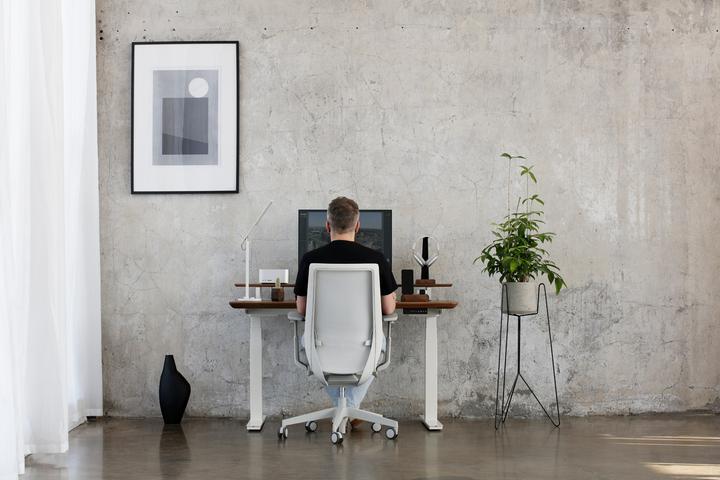 Produktbild Oakywood Standing Desk Holztisch mit Höhenverstellung - aus Massivholz - Walnuss / 120x60 / Schwarz - Oakywoo (120 x 60 cm)