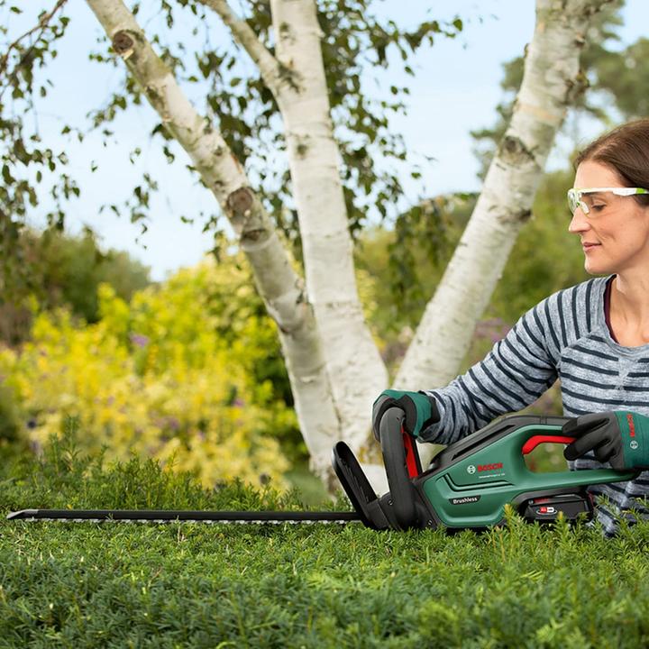 Produktbild Bosch Home & Garden UniversalHedgeCut 18V-50 (Akkubetrieb)