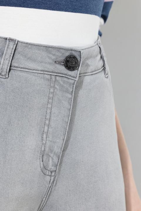 Immagine prodotto Ulla Popken Jeans modello Mary in denim elasticizzato con ricami e orli sfrangiati (54)