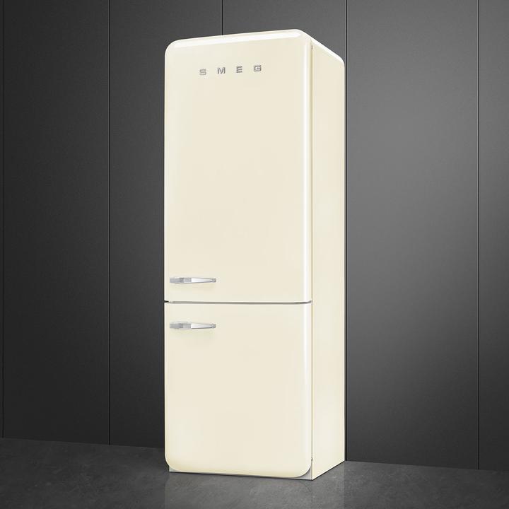 Actual product image Smeg Retro Style FAB38RCR6 (481 l)