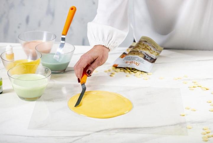 Actual product image Decora Angled spatula