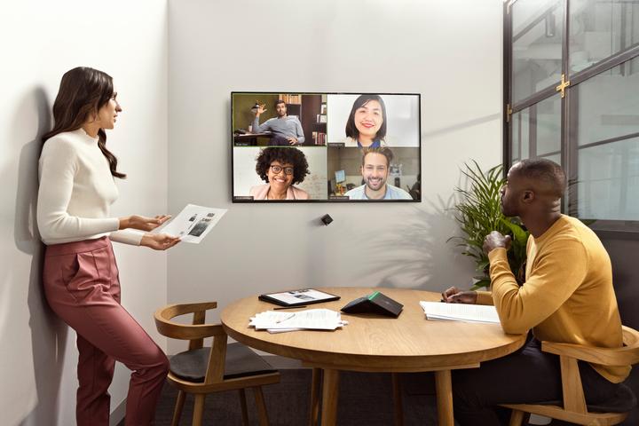 Actual product image HP Presence Small Space Solution Plus AI Camera with Microsoft Teams Rooms - Mini bureaumodel - Core i5