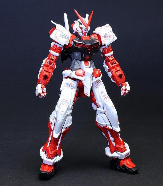 Actual product image Bandai Gundam Astray Red