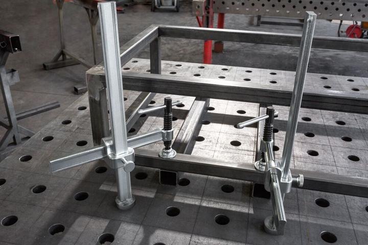 Image du produit Bessey Elément de serrage pour table de soudage (200 mm)
