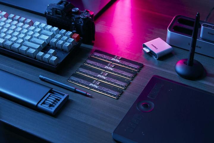 Actual product image Kingston Fury Renegade Pro EXPO 32GB, DDR5, 5600MT/s, CL28, Overclockable, ECC, AMD EXPO, RDIMM Server-Class (1 x 32GB, 5600 MHz, DDR5 RAM, R-DIMM)