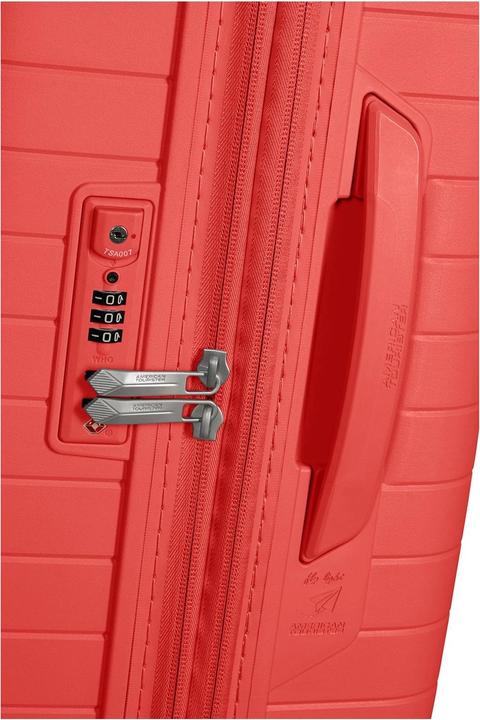 Actual product image American Tourister Fastforward Spinner (108 l)