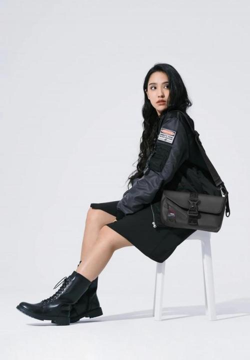 Produktbild ASUS Torna ROG SLASH Sling Bag 2.0 czarny (ASUS)