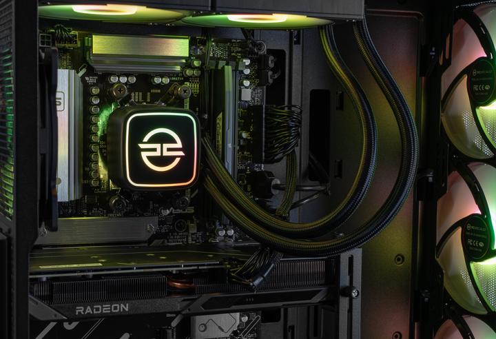 Produktbild PCSpecialist V8 - Ryzen 7 9070XT (1000 GB, 32 GB, AMD Ryzen 7 7800X3D, Radeon RX 9070 XT)