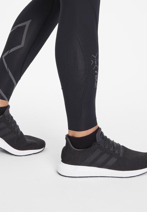 Actual product image 2XU Light Speed Compression (XS)