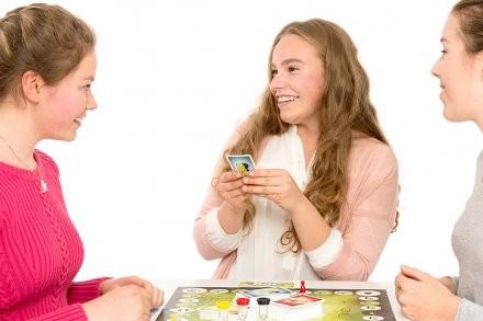Actual product image Tactic Want to bet? Family board game 40841 (Finnish)