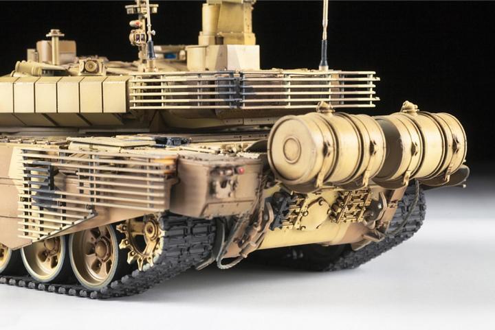 Actual product image 1:35 Russian main battle tank