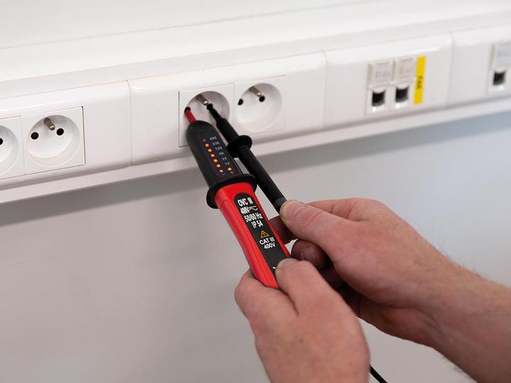 Produktbild Velleman Zweipoliger Spannungspr?fer - Kat. III - 400V - LED-Anzeige (CAT III 150V)