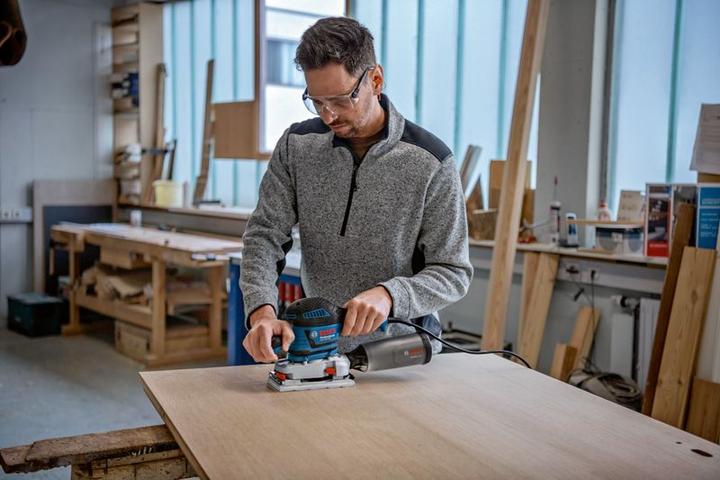 Produktbild Bosch Professional Schwingschleifer GSS 230 AVE, im Karton (Schwingschleifer, 300 W)
