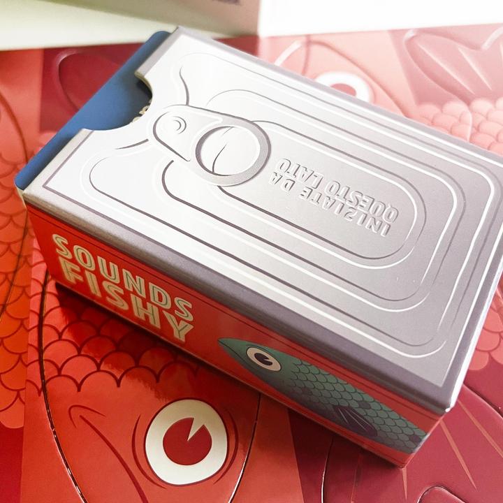 Immagine prodotto Asmodée Sounds Fishy - Ed. Italiana (Italiano, 2 - 4 Giocatori)