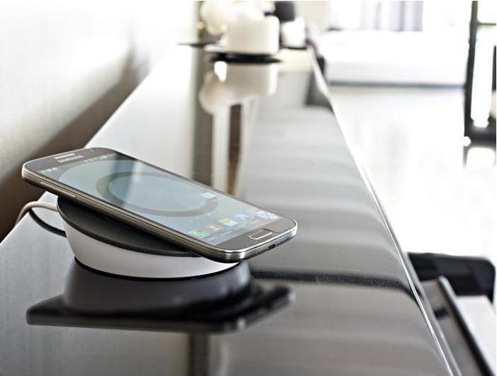 Produktbild Navilock Mobile Qi kabellose Ladestation Kompatible Qi-fähige Geräte: iPhone 8, 8 Plus, X Google Nexus 4, Nex (5 W)