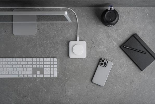 Actual product image Nomad Base One - with MagSafe Silver (15 W)