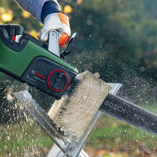 Image du produit Bosch Home & Garden AdvancedChain 36V-35-40 (Tronçonneuse à batterie)