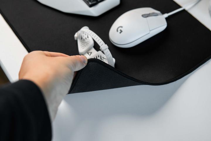 Actual product image Deltahub Gaming Desk Mat Black - L -hiirimatto (L)