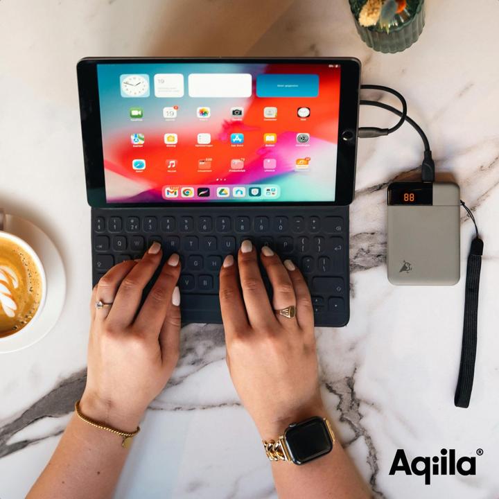Actual product image Aqiila Powerbird B5B - Powerbank 5000 mAh, 12W - Moss (5000 mAh, 12 W, 18.50 Wh)