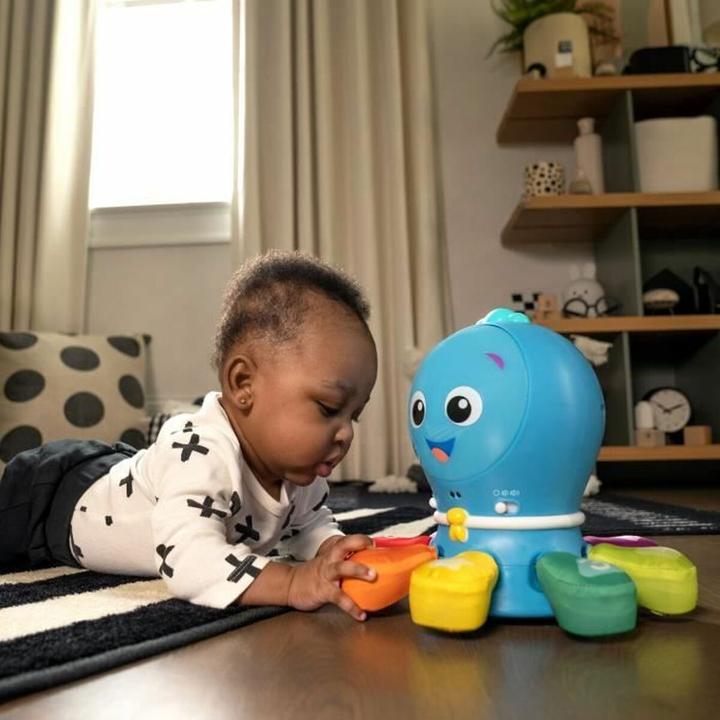 Actual product image Baby Einstein 4-in-1 Crawl & Chase Pal - Go Opus Go (German, Spanish, English, French)