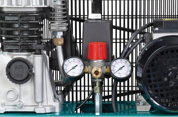 Immagine prodotto Stürmer - AIRSTAR 403/50 E 400 V - Mobiler Kolbenkompressor mit Riemenantrieb (10 bar, 50 l)