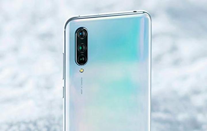 Produktbild Xiaomi Mi 9 lite (6.39") Dual SIM Android 9.0 USB Type-C White (64 GB, More than White, 6.39", Dual SIM, 4G)