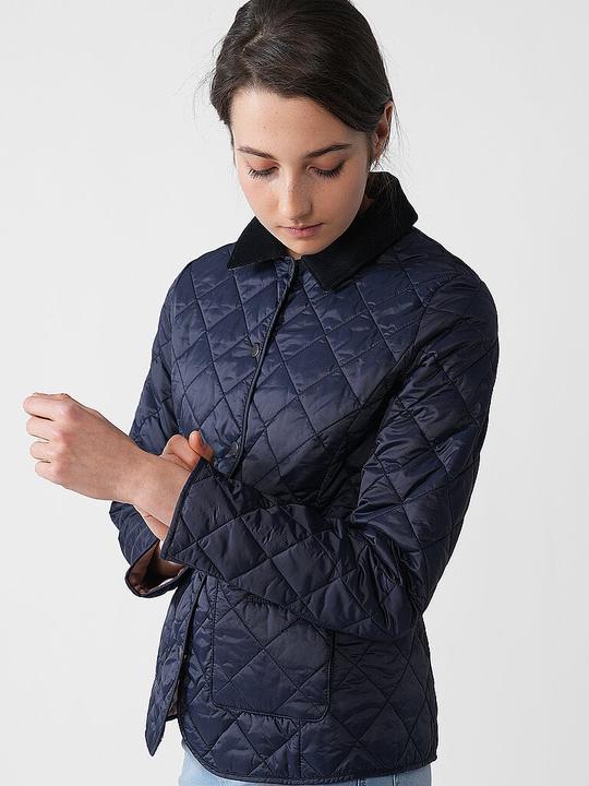 Actual product image Barbour W's Deveron Quilt (42)