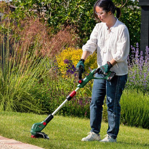 Image du produit Bosch Home & Garden Coupe-bordures sans fil UniversalGrassCut 18V-26-500 Solo (Fils coupe-herbe)
