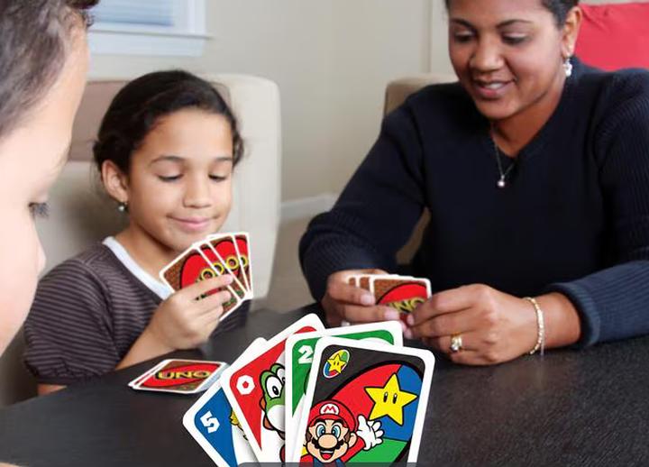 Productafbeelding Mattel Games UNO Mario Kart (Engels, Spaans, 2 - 10 Spelers)