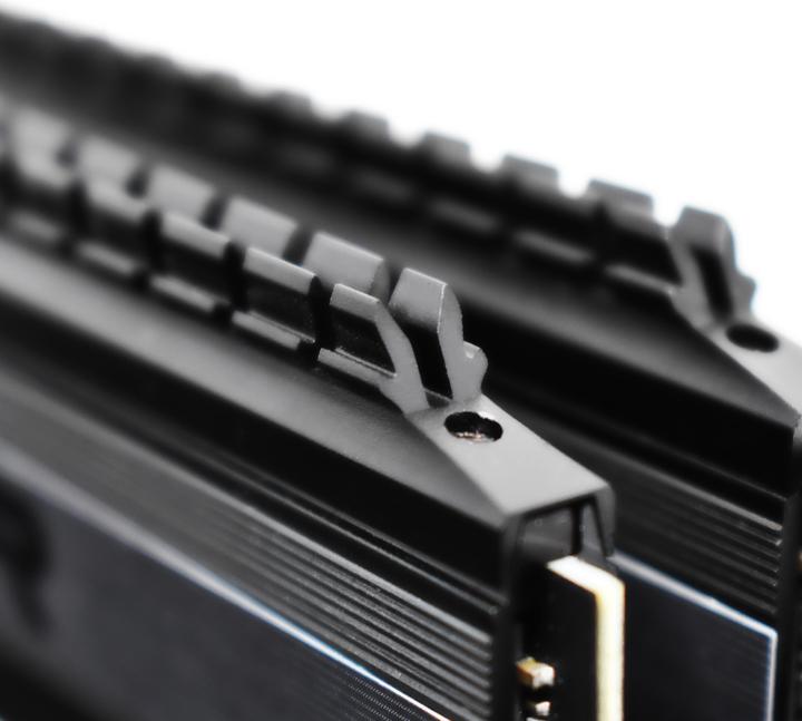 Immagine prodotto Patriot Viper 4 Blackout (2 x 4GB, 3200 MHz, DDR4-RAM, DIMM)