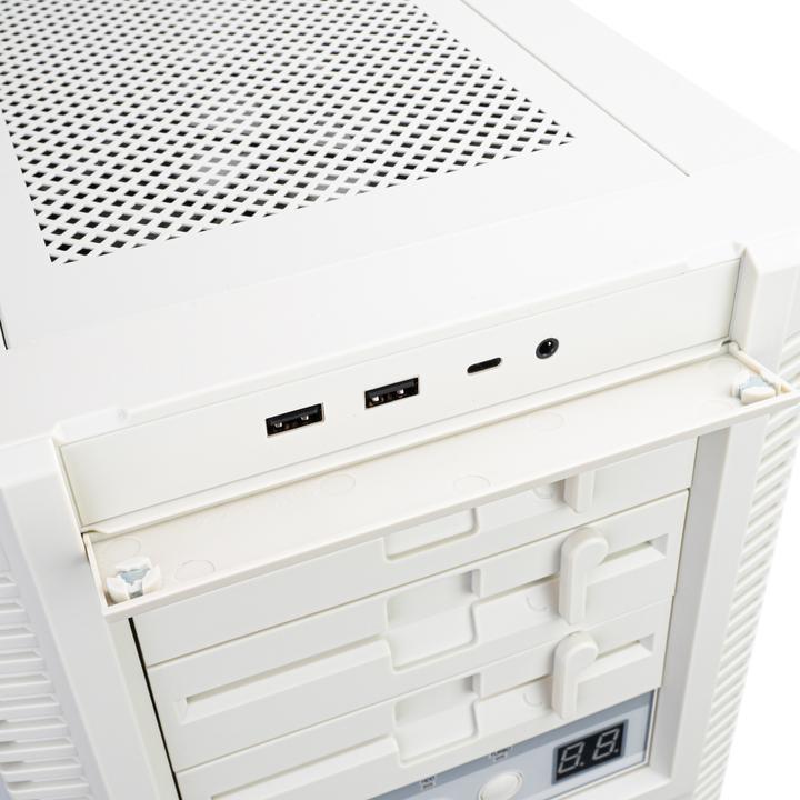 Actual product image Silverstone FLP02 (ATX, mATX, Mini-ITX, SSI CEB)