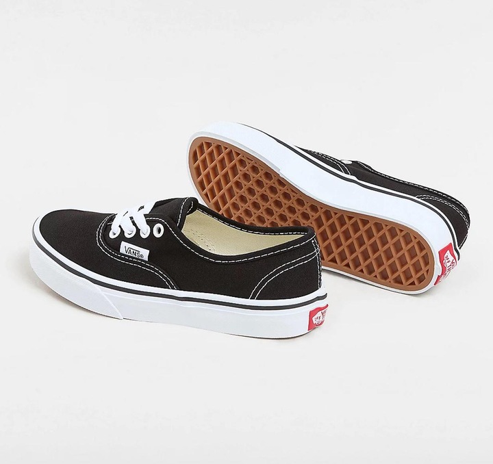 Actual product image Vans UY Authentic Black/True White (27.5)