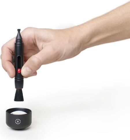 Actual product image Moment Mobile Lens Cleaning Pen