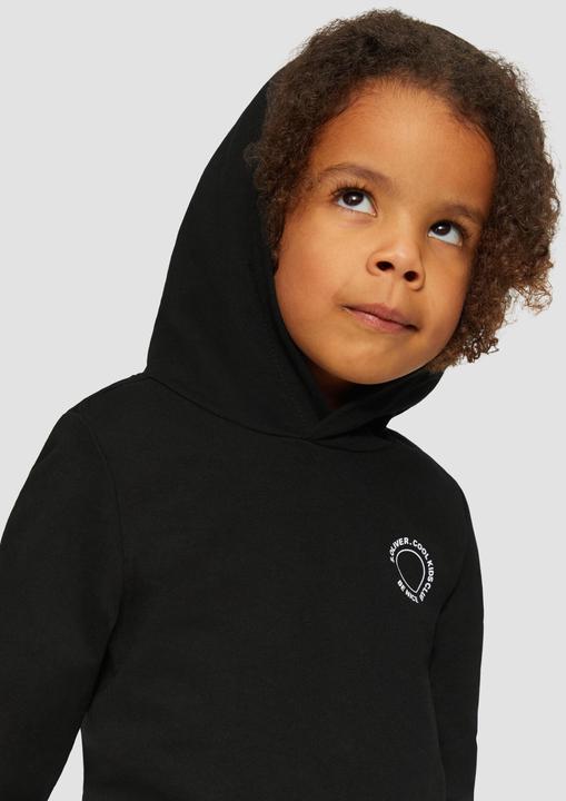 Produktbild S.Oliver Sweatshirt Unisex Kapuzen-Sweatshirt mit Rippbündchen und kleinem Print-Detail (92)