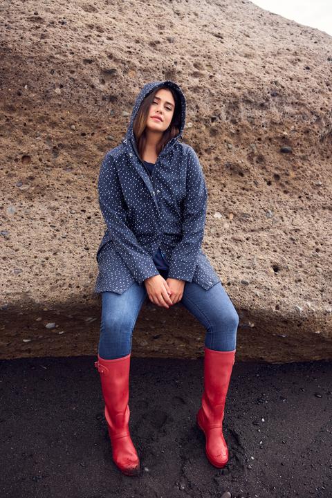 Immagine prodotto Ulla Popken Giacca lunga e impermeabile in softshell con design con gocce di pioggia e cappuccio (50)