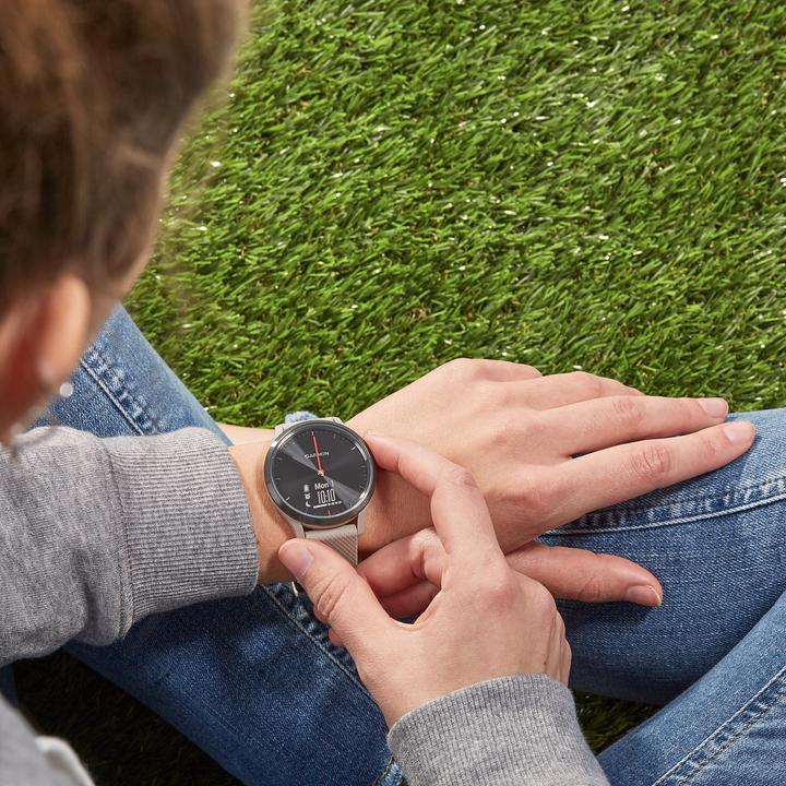 Produktbild Garmin vivomove HR (43 mm)