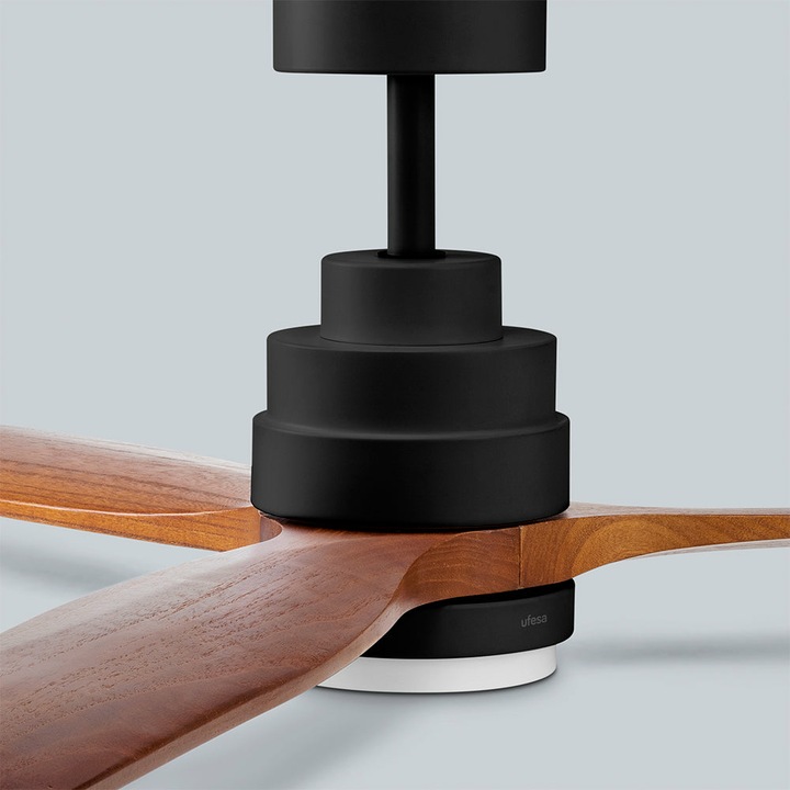 Actual product image Ufesa Nepal Ceiling Fan Black/Oak 132cm LED (50.40 dB)